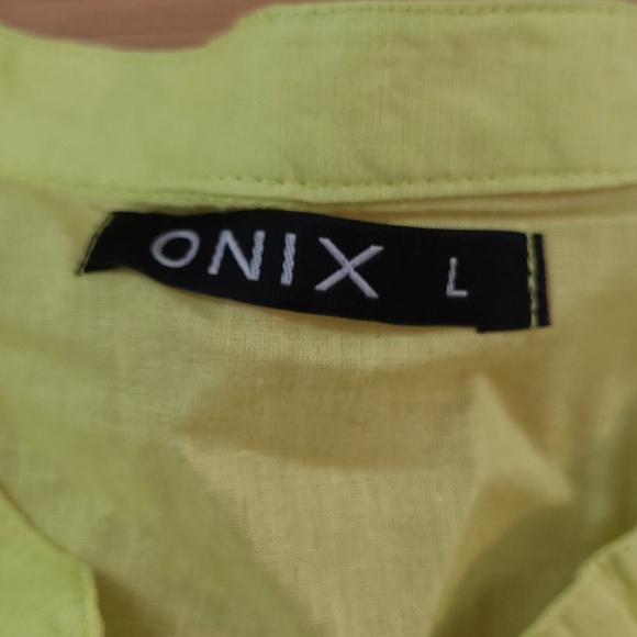 NWT ONIX neon fluorescent yellow button up top large - Picture 3 of 7